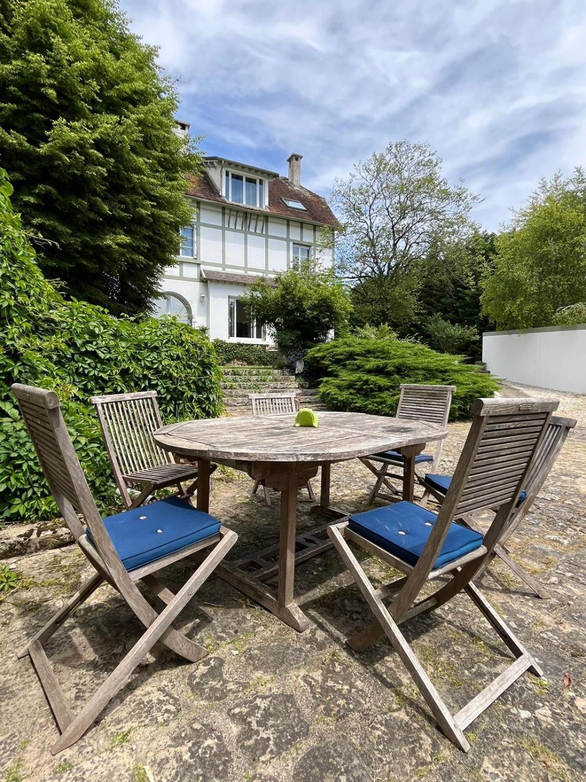 Les Ecuries Bed & Breakfast Recloses Екстериор снимка
