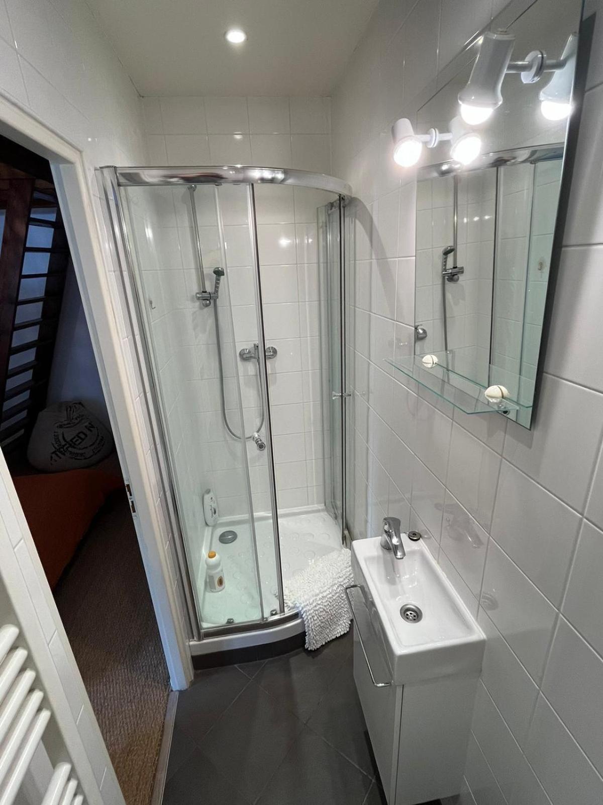 Les Ecuries Bed & Breakfast Recloses Екстериор снимка